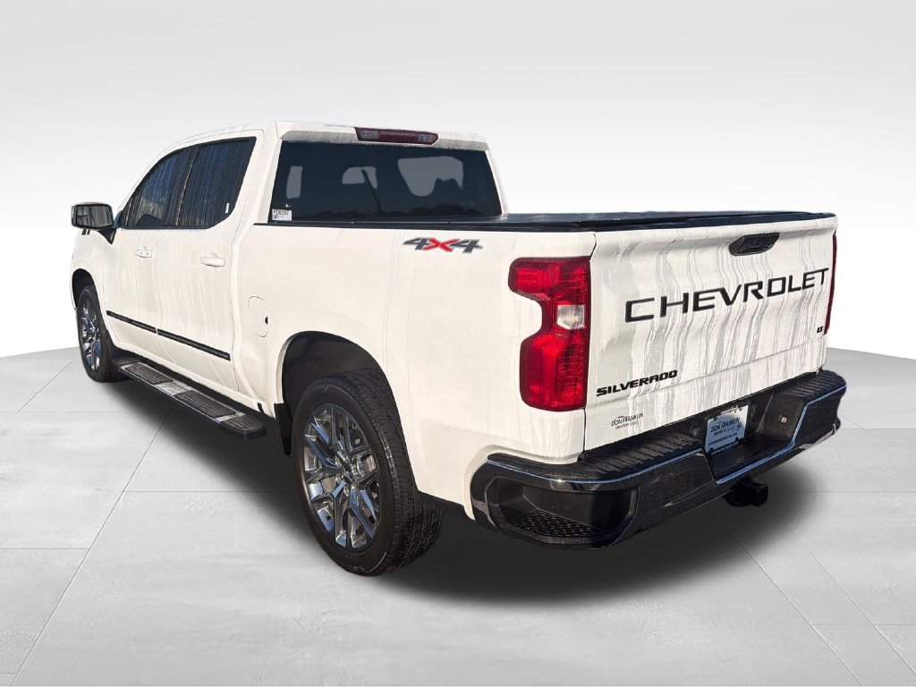 Used 2023 White Chevrolet LT image 4
