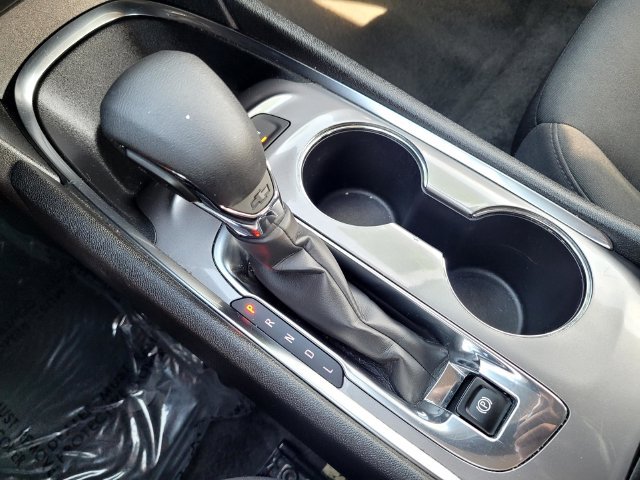 Used 2025 White Chevrolet LT image 19