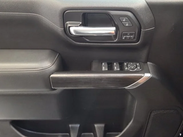Used 2019 BLACK Chevrolet LTZ image 25