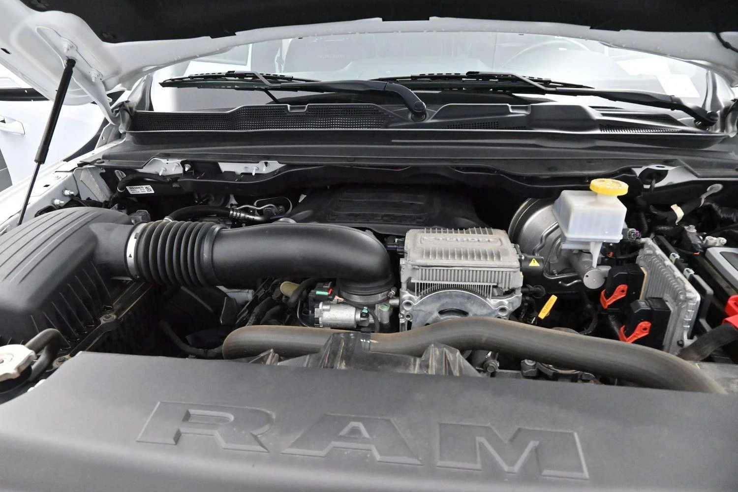 Used 2022 White Ram Laramie image 33