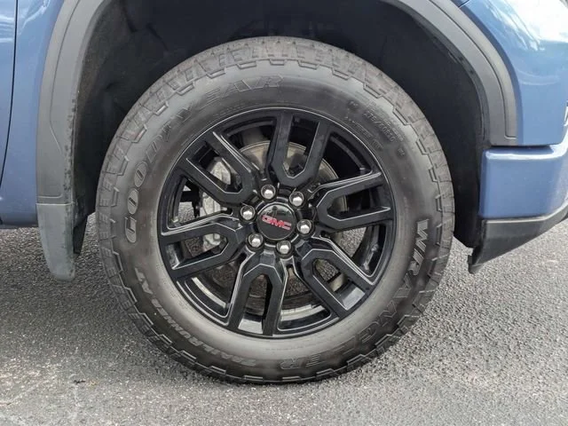 Used 2024 Downpour Metallic GMC Elevation image 11