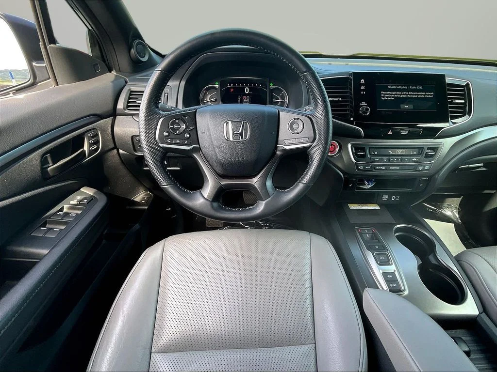 Used 2023 Lunar Silver Metallic Honda EX-L image 10