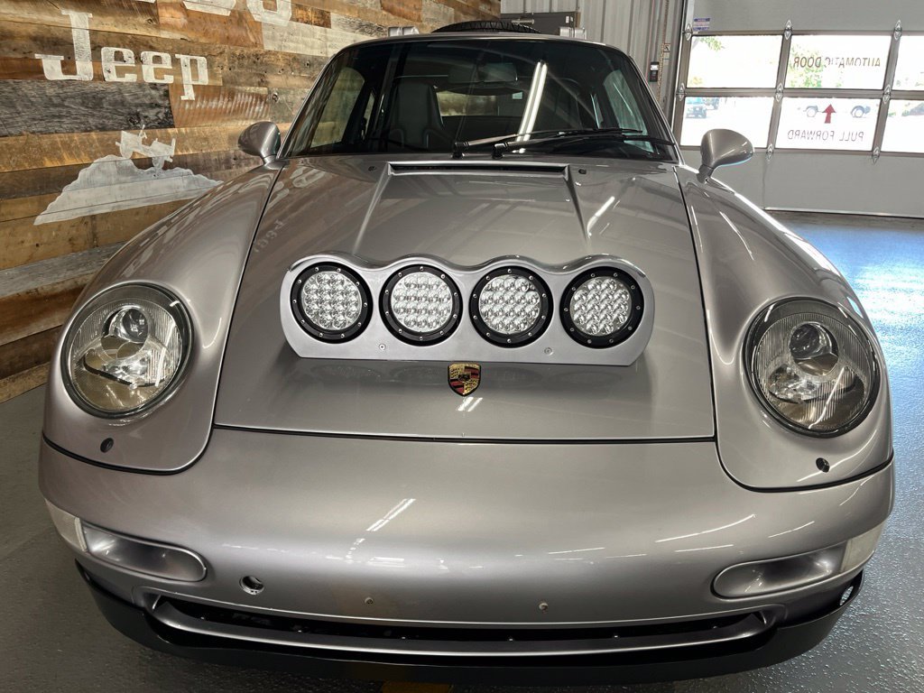 Used 1995  Porsche Carrera 4 image 7