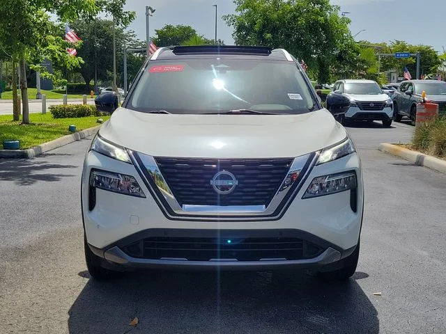 Used 2023 White Nissan SL image 2