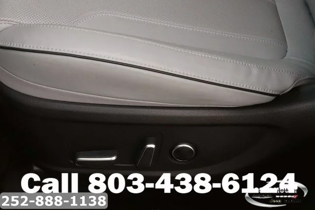Used 2025 Black Hyundai SEL image 17