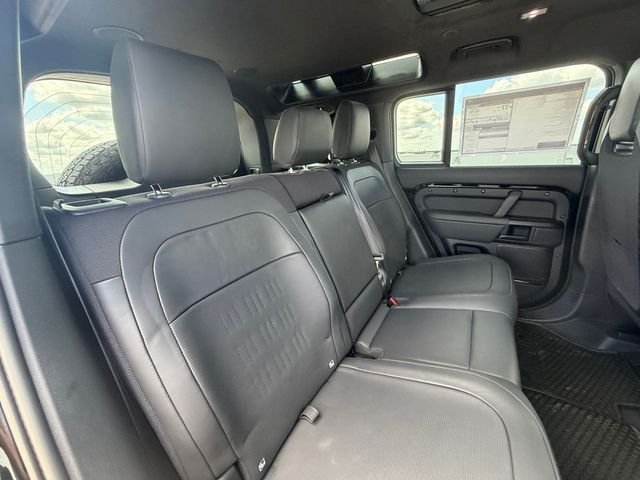 New 2026 Narvik Black Land Rover OCTA Black image 17