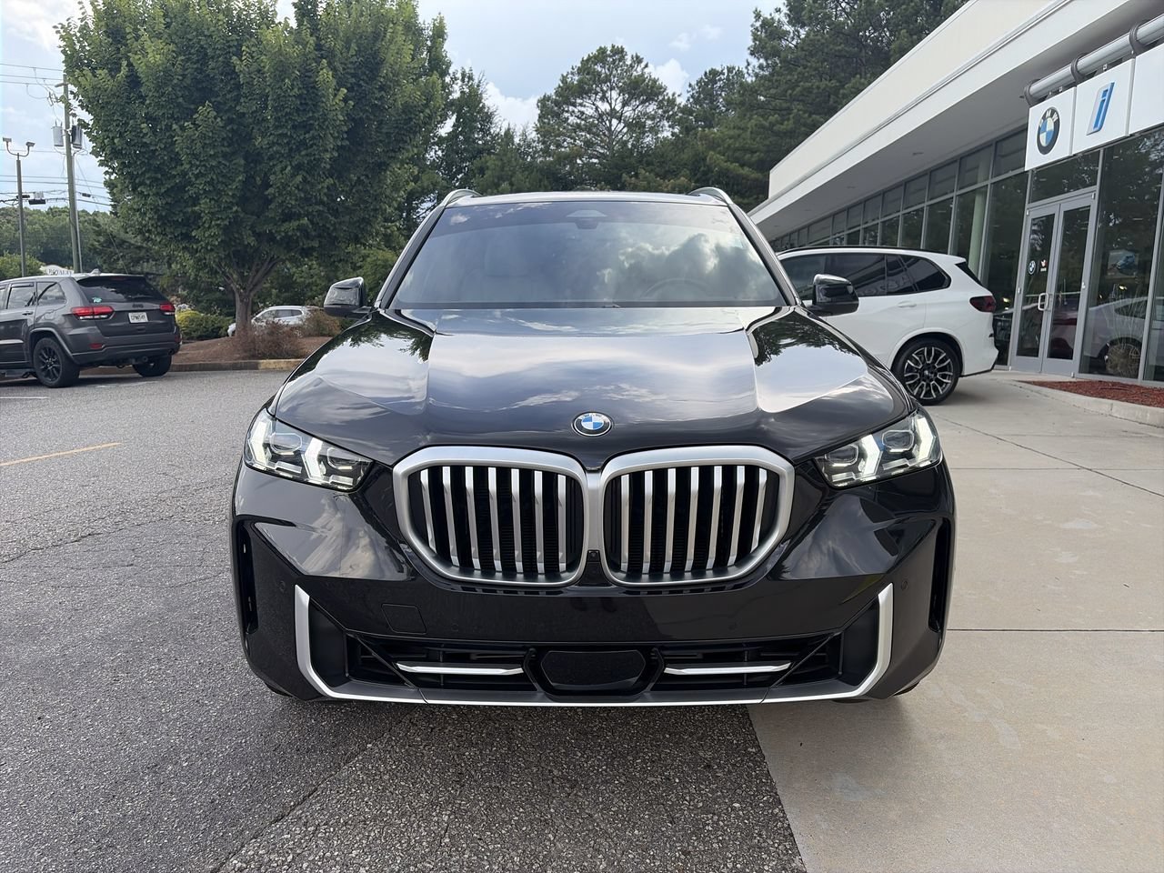 Used 2024 Black Sapphire Metallic BMW xDrive40i image 3