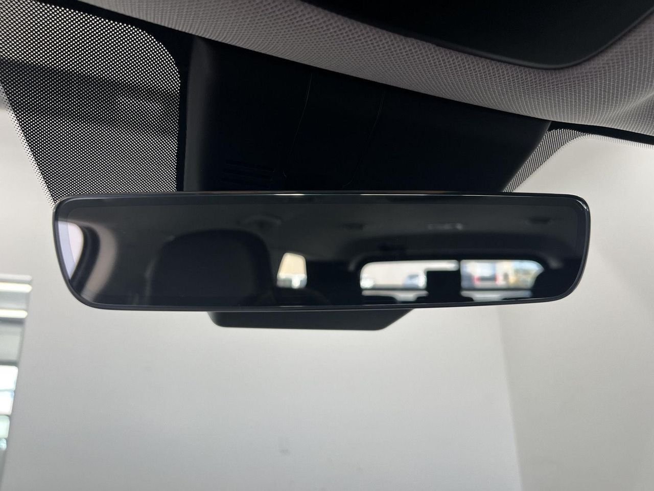 New 2027 Creamy White Pearl Hyundai SEL 8P image 21