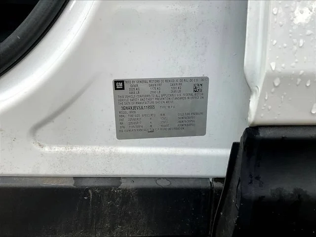 Used 2018 SUMMIT WHITE Chevrolet LT image 6