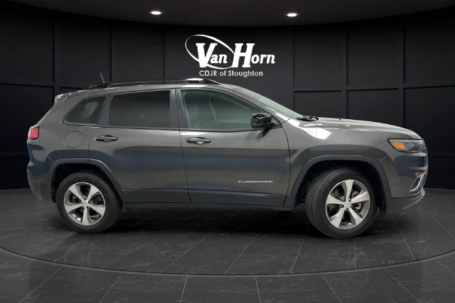 Used 2022 Crystal Metallic Jeep Limited image 8