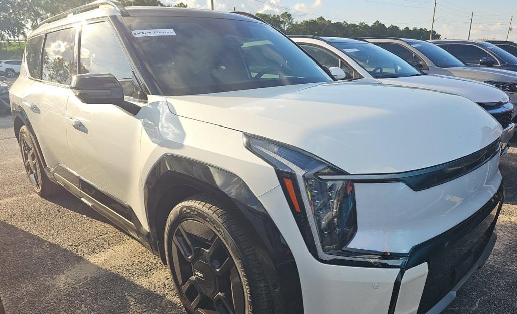 Used 2024 Kia EV9 GT-Line with VIN KNDAEFS52R6026112 for sale in Kansas City, KS