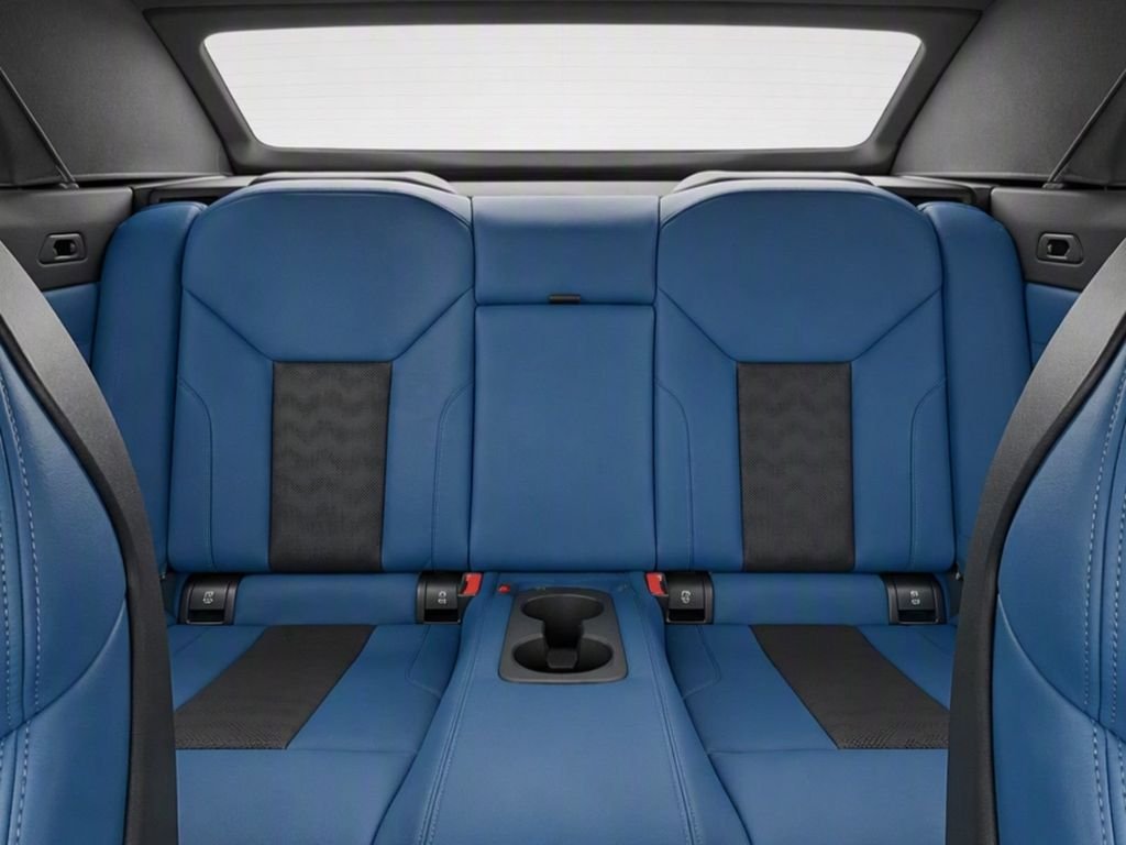 New 2027 Alpine White BMW Competition image 33