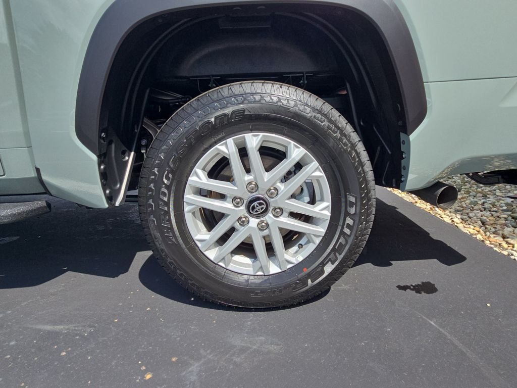 Used 2026  Toyota SR5 image 33
