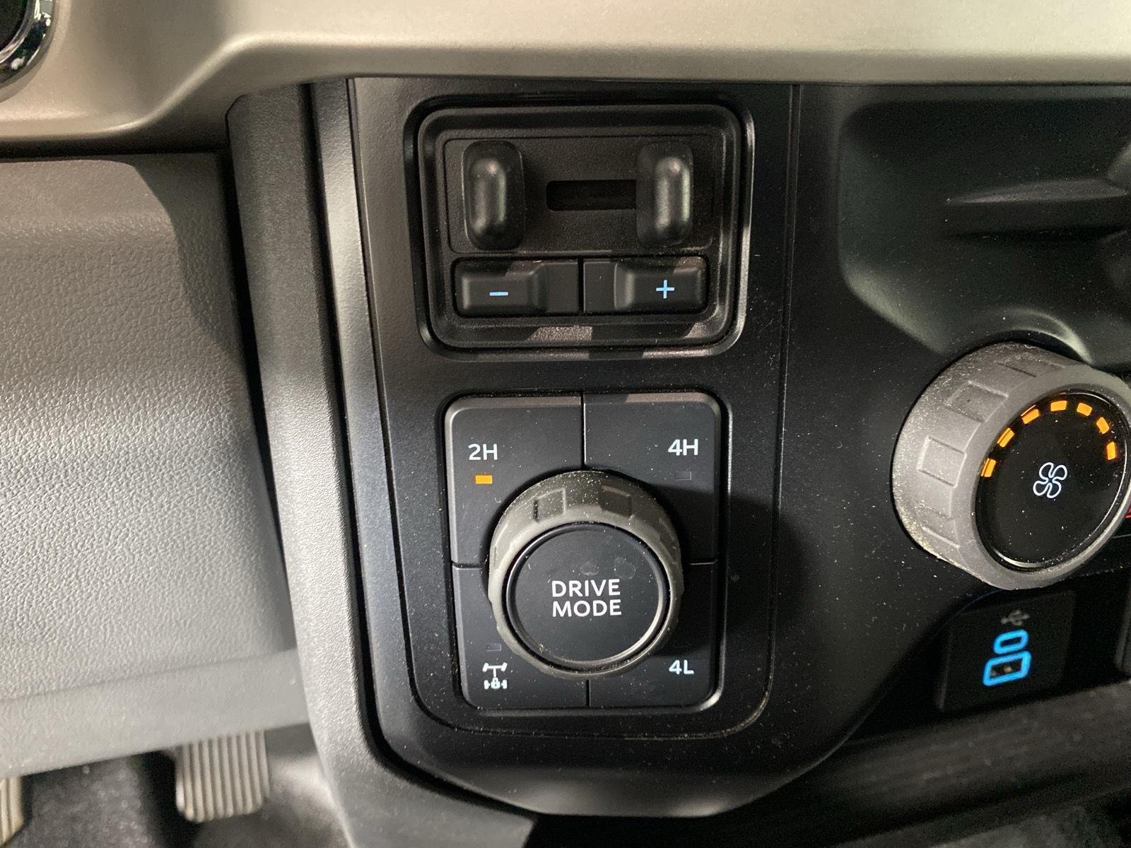Used 2023 Black Metallic Ford XLT image 44