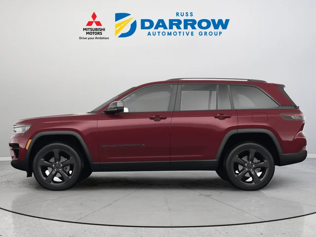 Used 2024 Red Jeep Laredo image 2