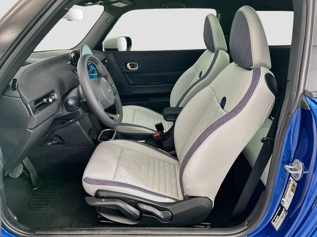 New 2026 Icy Sunshine Blue Metallic MINI Signature Plus image 18
