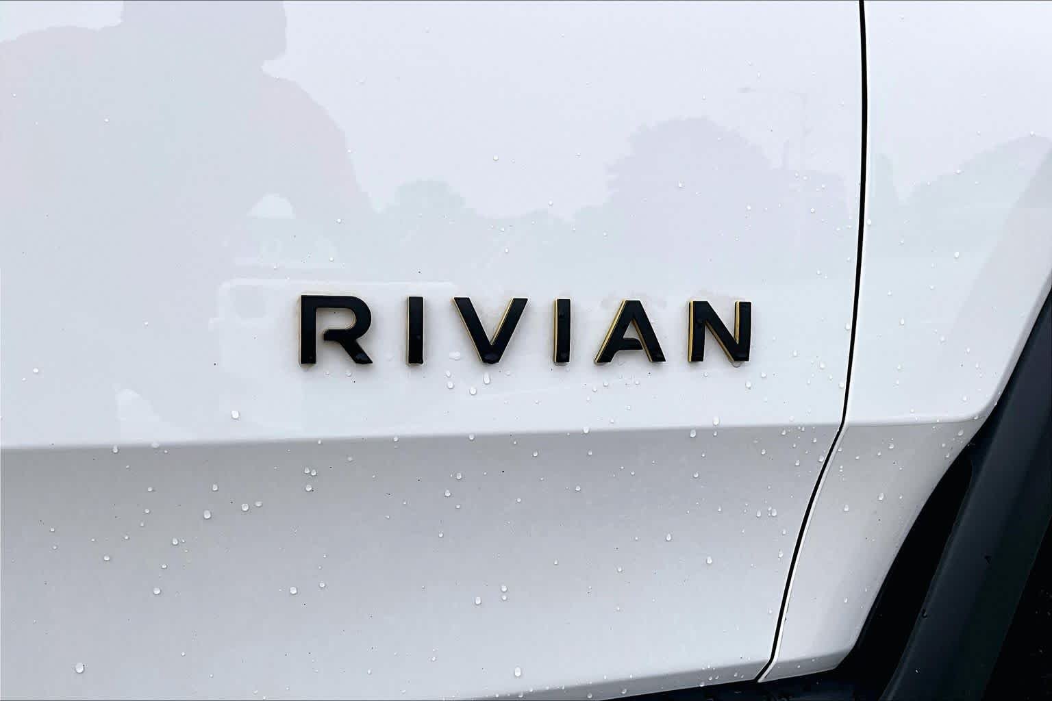 Used 2023 Glacier White Rivian Launch Edition image 33