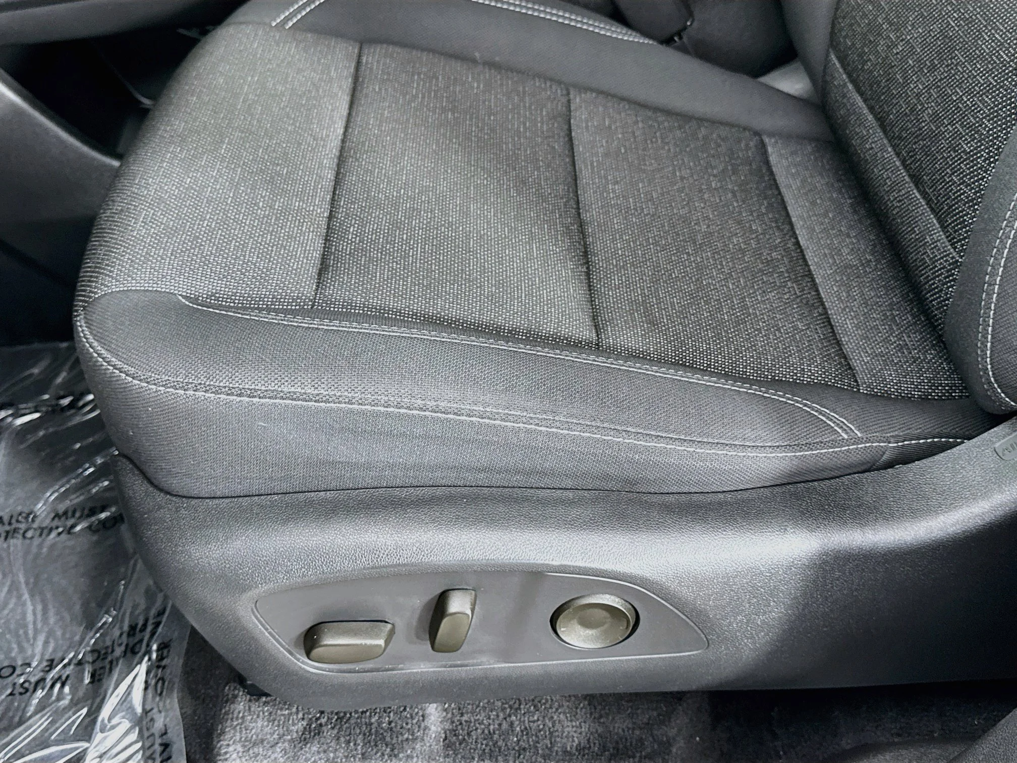Used 2025 Sterling Gray Metallic Chevrolet LT image 21