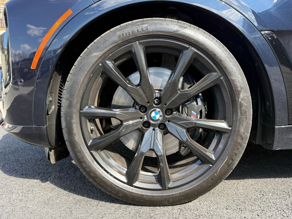 Used 2025 Black BMW xDrive40i image 14