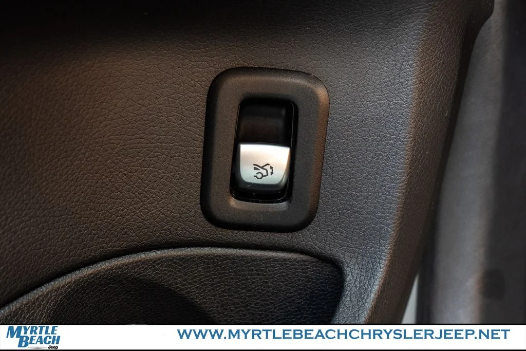 Used 2021 Iridium Silver Mercedes-Benz C 300 image 34