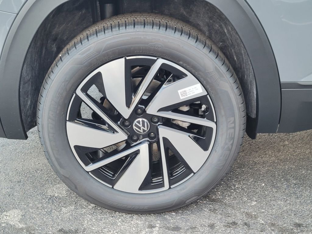 New 2026 Gray Volkswagen 2.0T SE w/Technology image 5