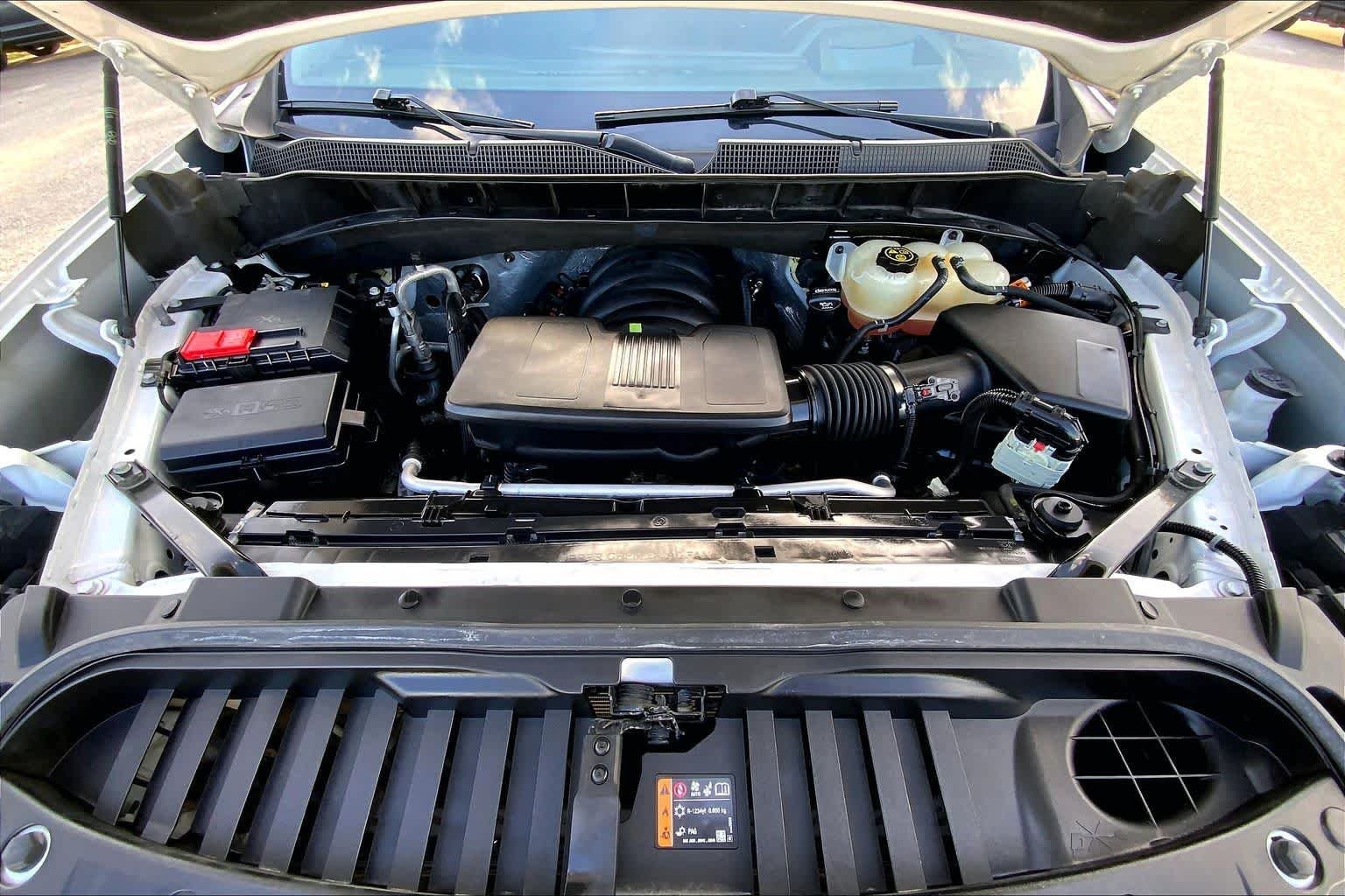 Used 2022 Summit White Chevrolet LTZ image 28