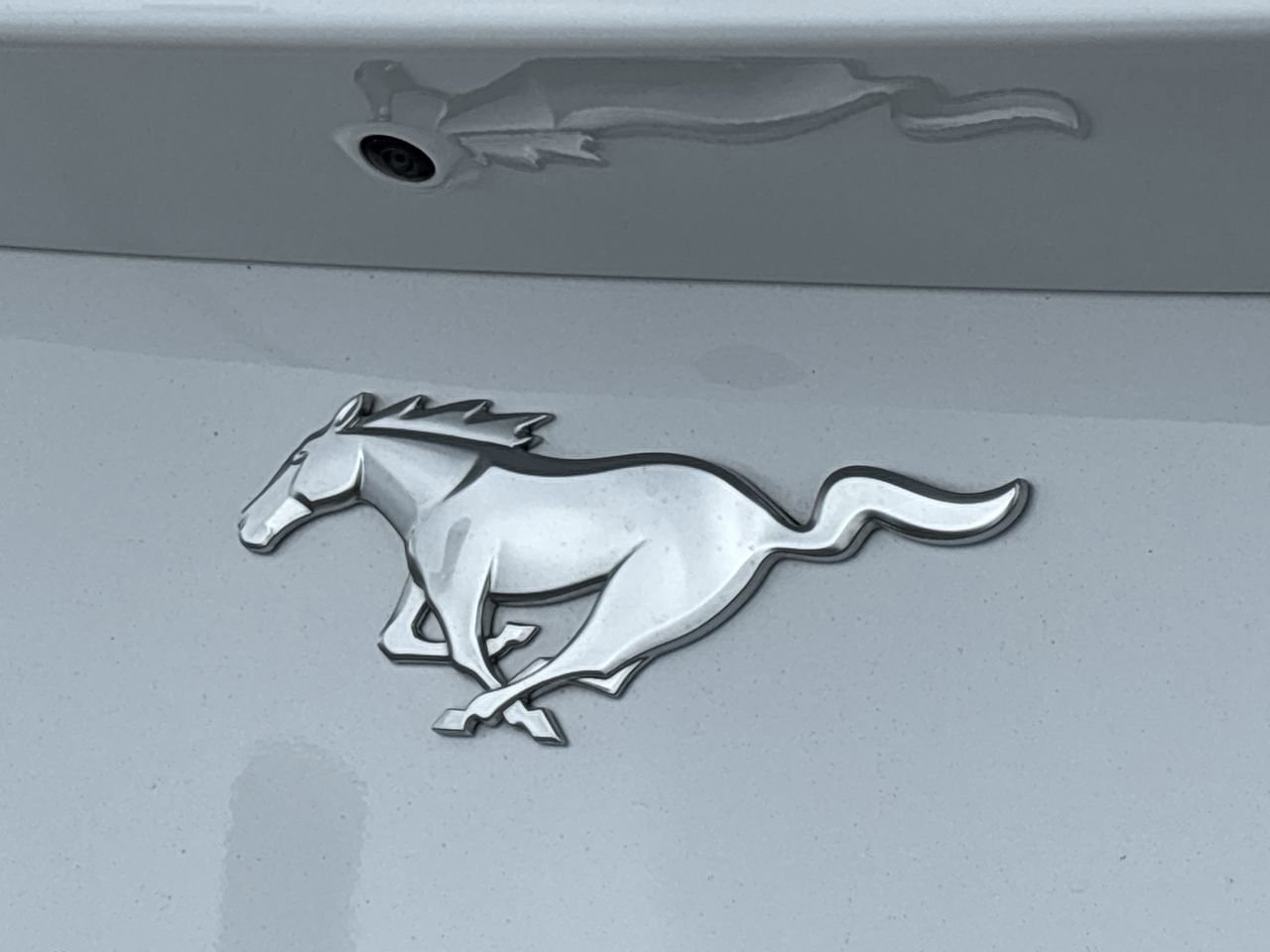 Used 2024 Oxford White Ford EcoBoost image 9