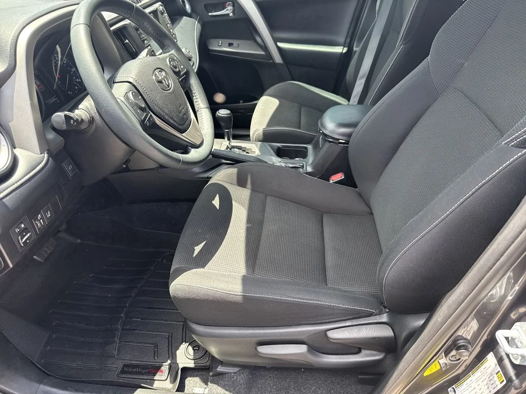 Used 2017 Gray Toyota XLE image 9