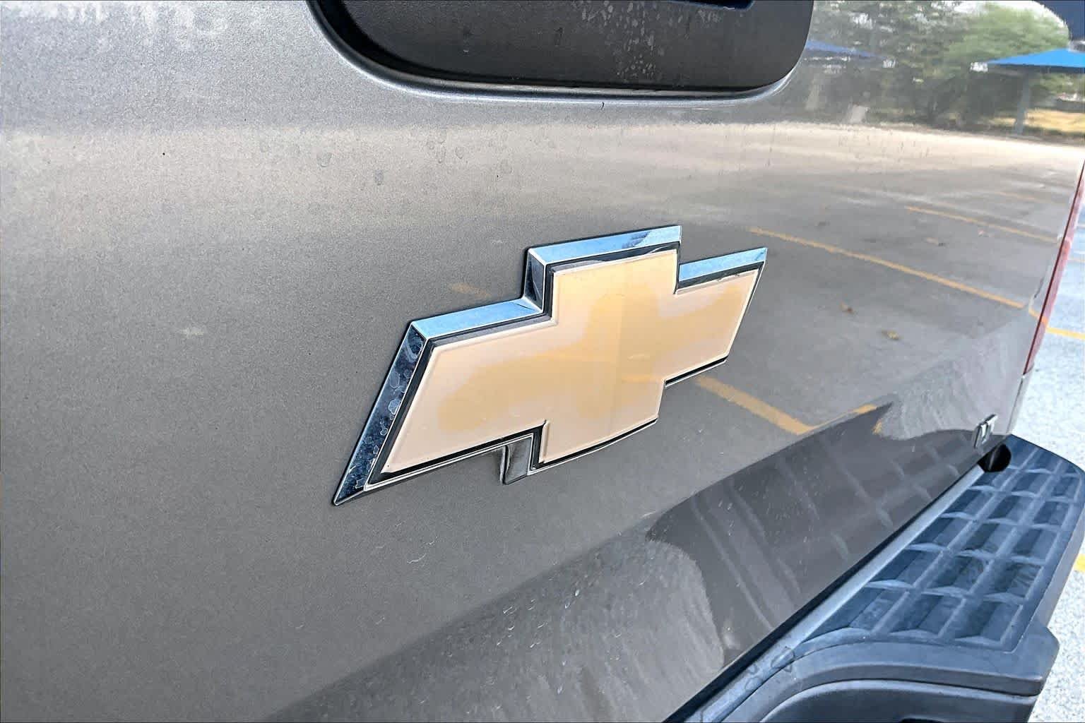 Used 2009 Graystone Metallic Chevrolet LT image 20