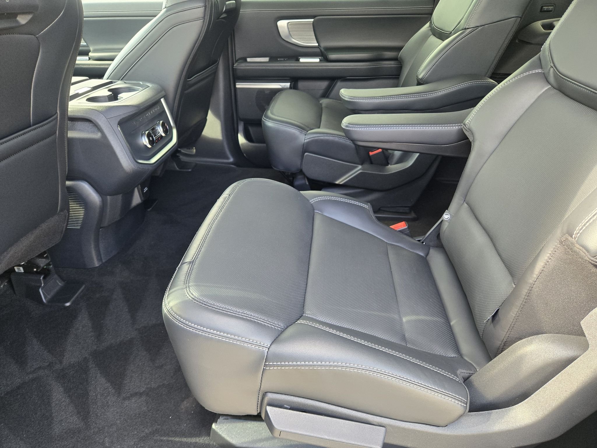 Used 2026  Ford Platinum image 31