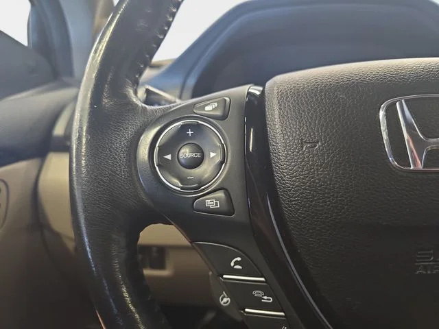 Used 2018 Red Honda RTL-E image 19