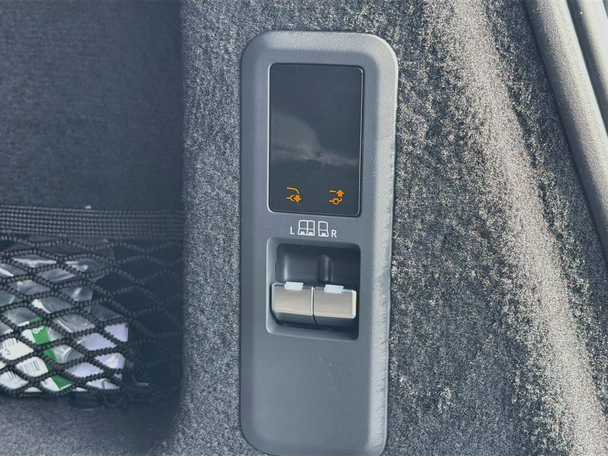 New 2026 Flux Silver Ultra Mettalic Gloss Land Rover Dynamic SE image 13
