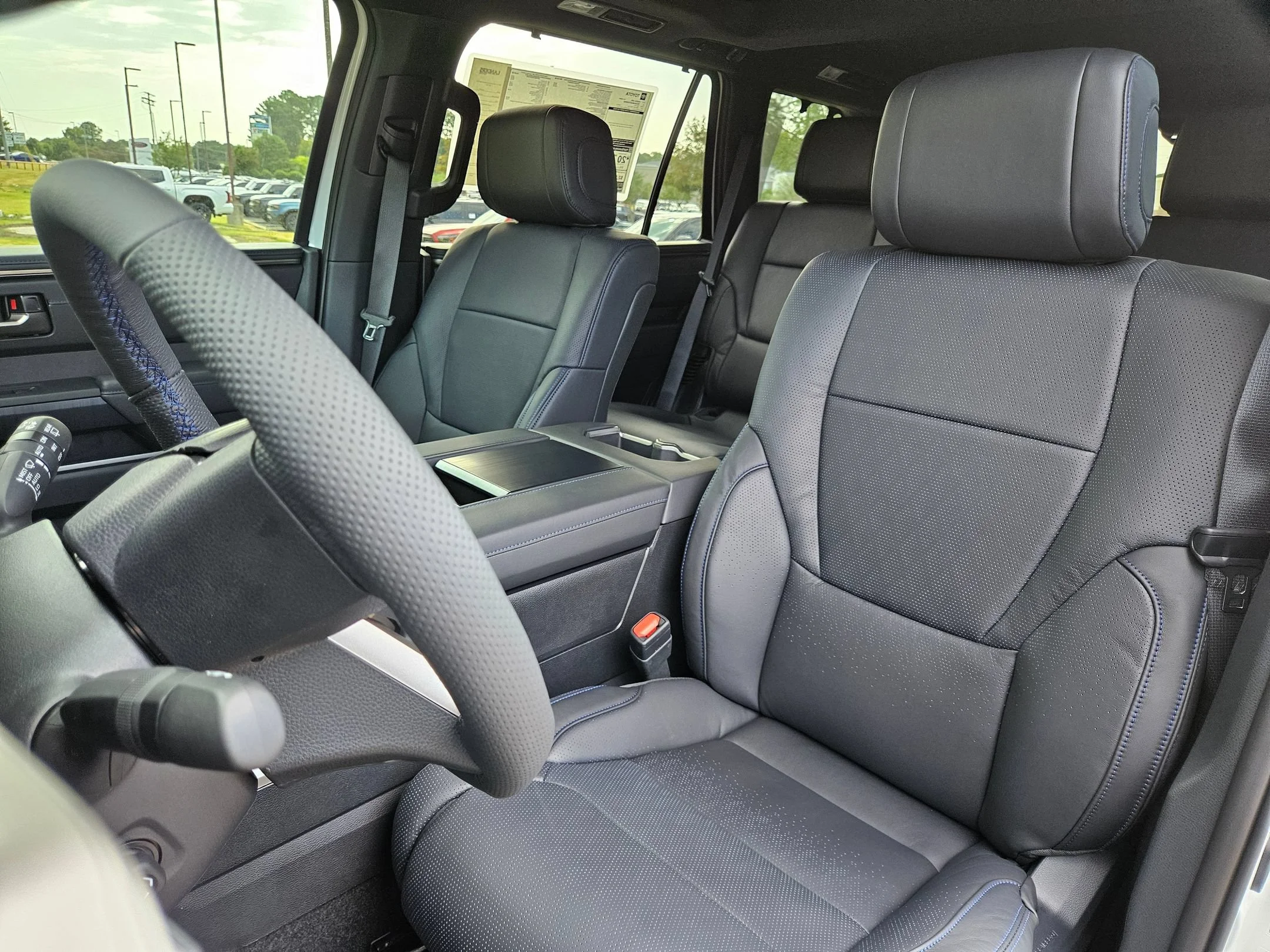 New 2026 Wind Chill Pearl Toyota Platinum image 12