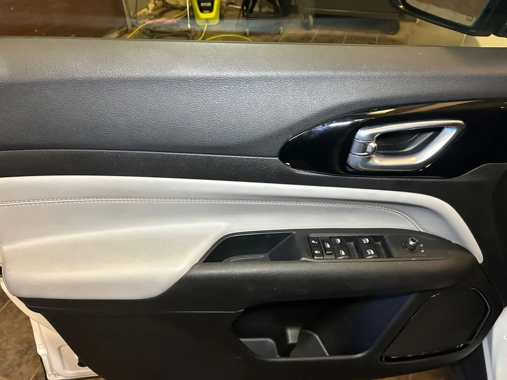 Used 2025 Bright White Jeep Limited image 21