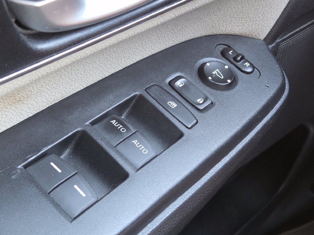 Used 2018  Honda EX image 26