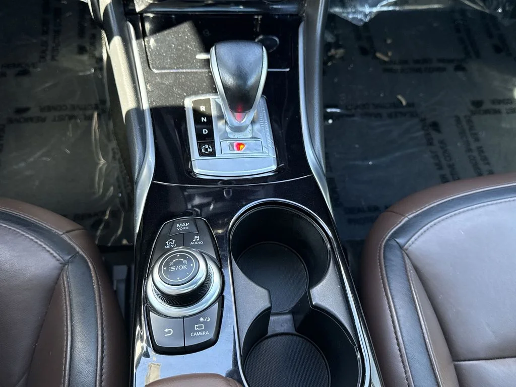 Used 2017 Black INFINITI Premium image 21