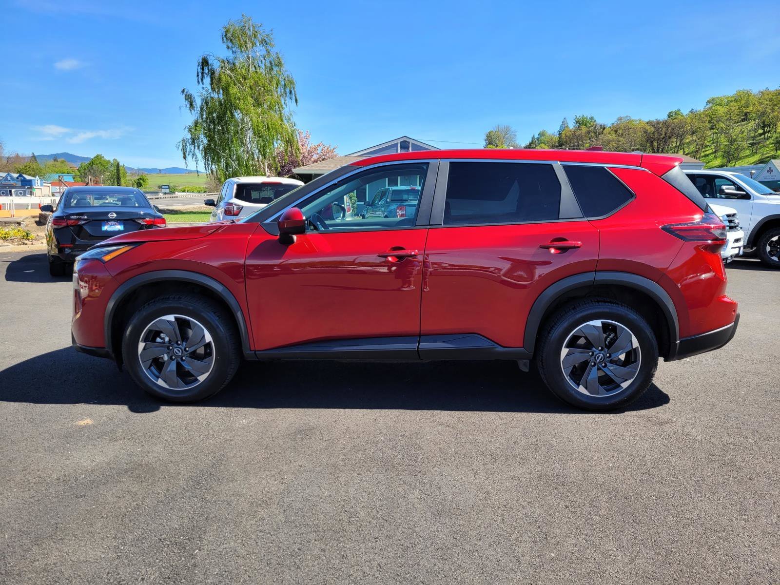 2025 Nissan Rogue SV - Photo 8