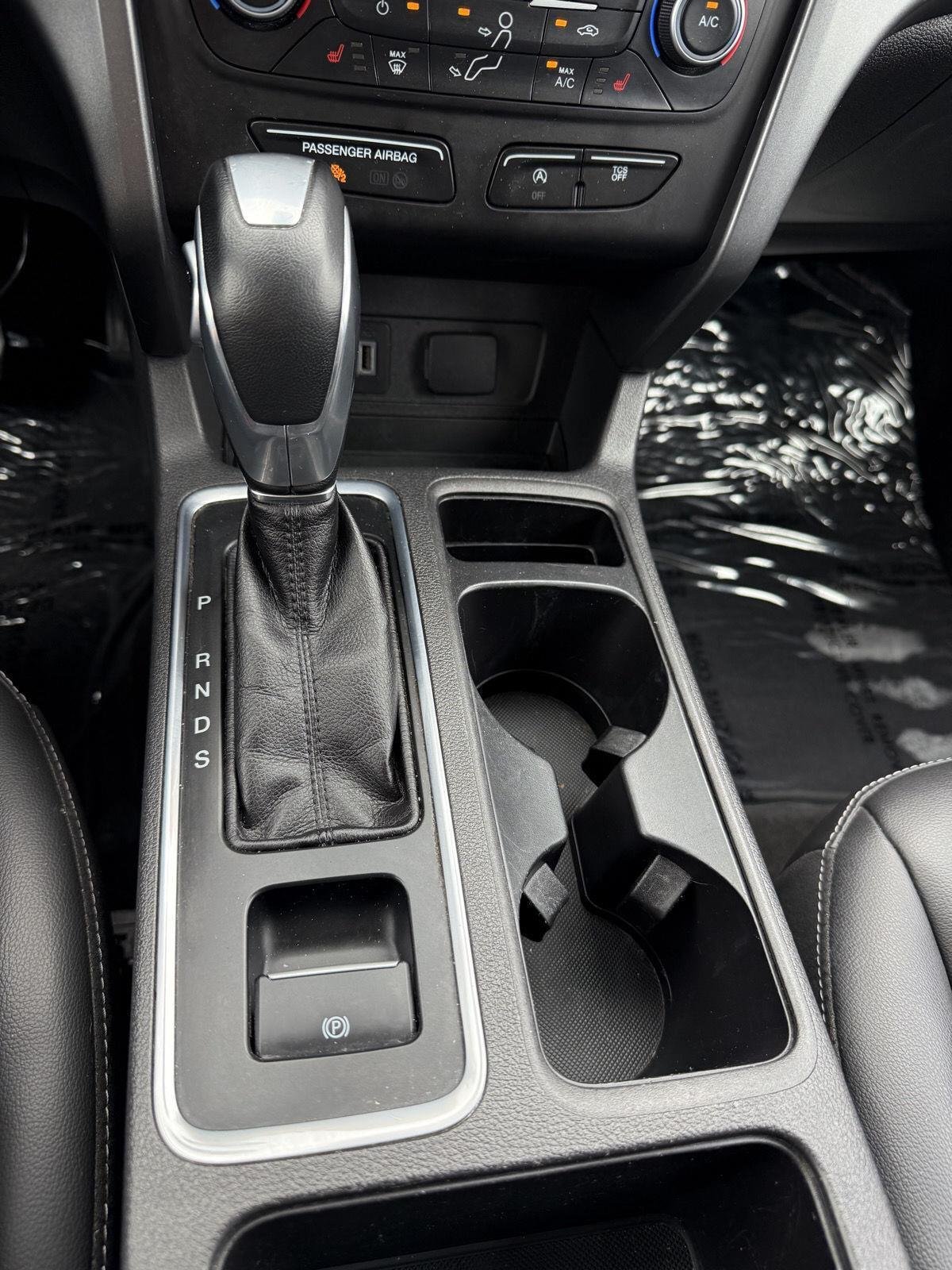 Used 2019 White Platinum Metallic Tri-Coat Ford SEL image 14
