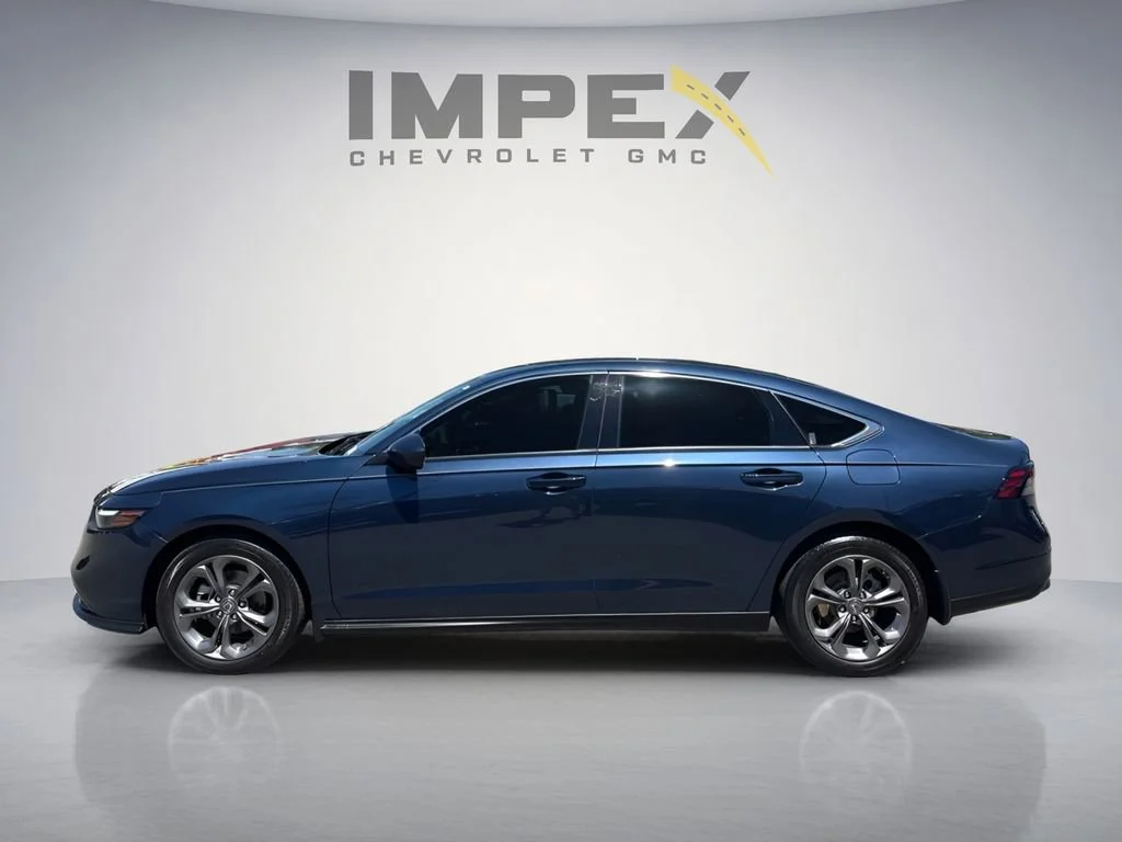 Used 2024  Honda EX image 2