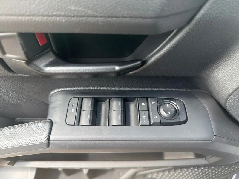 Used 2024  Toyota SR5 image 16