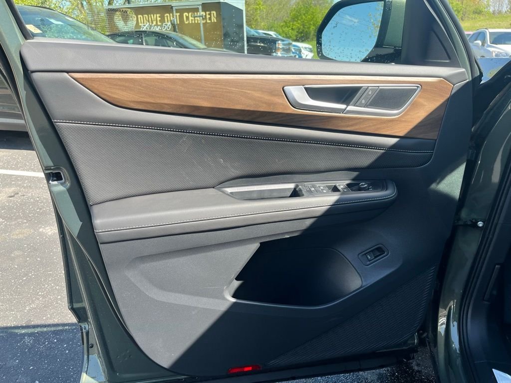 New 2026 Green Volkswagen 2.0T SE w/Technology image 8