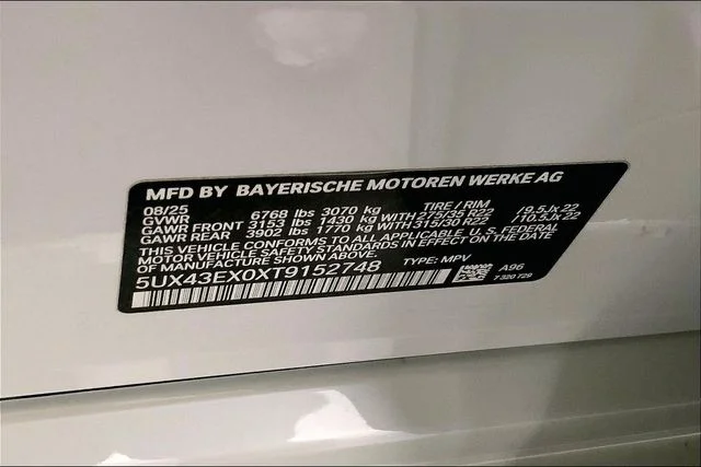 Used 2026 Mineral White Metallic BMW M60i image 13