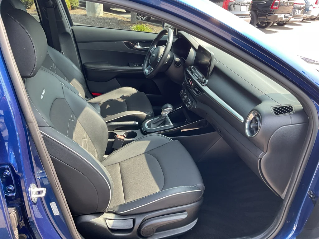 Used 2020 Deep Sea Blue Kia GT-Line image 13