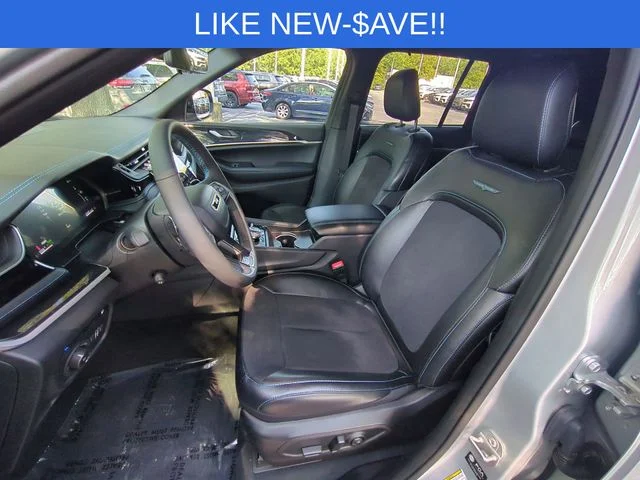 Used 2025 Silver Jeep Trailhawk 4xe image 16