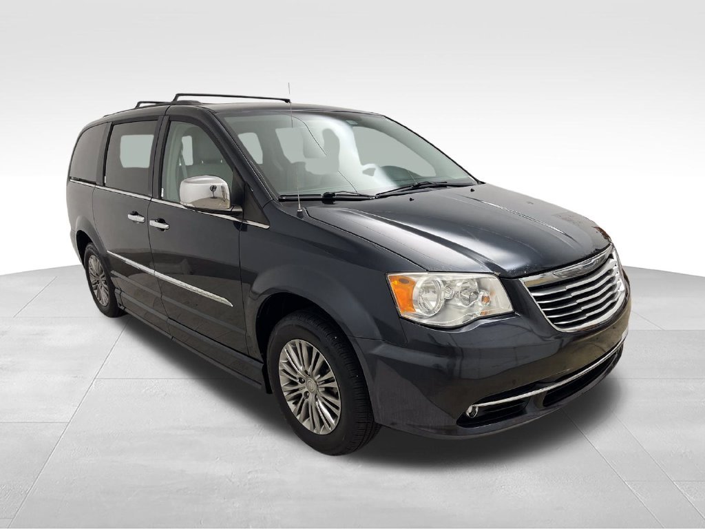 Used 2014 Gray Chrysler Touring-L image 7