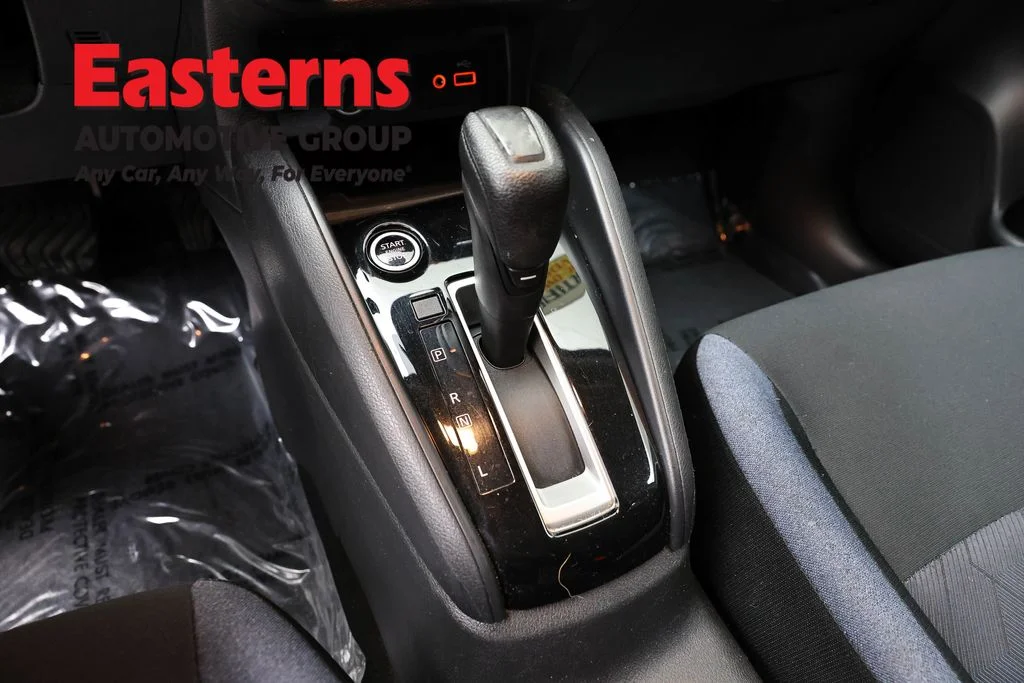 Used 2023 White Nissan 1.6 SV image 13