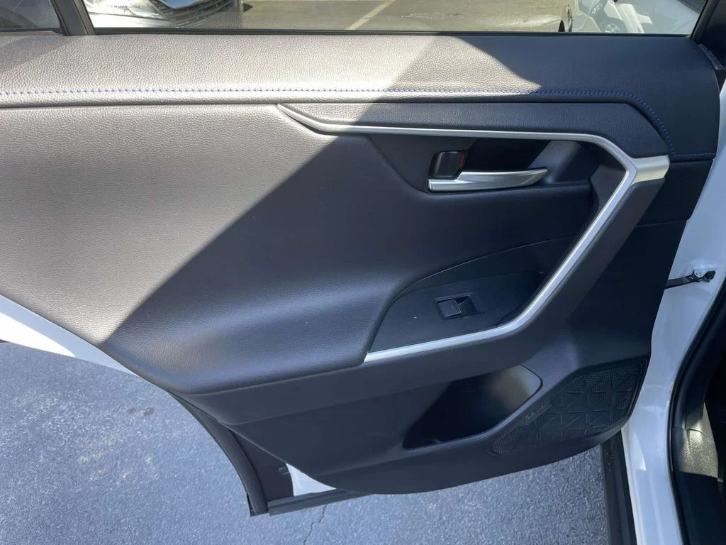 2022 Toyota RAV4 XSE - Photo 22