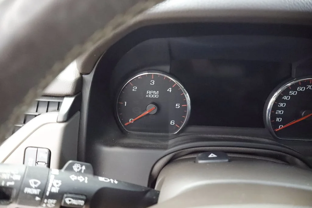 Used 2016 Silver GMC Denali image 29