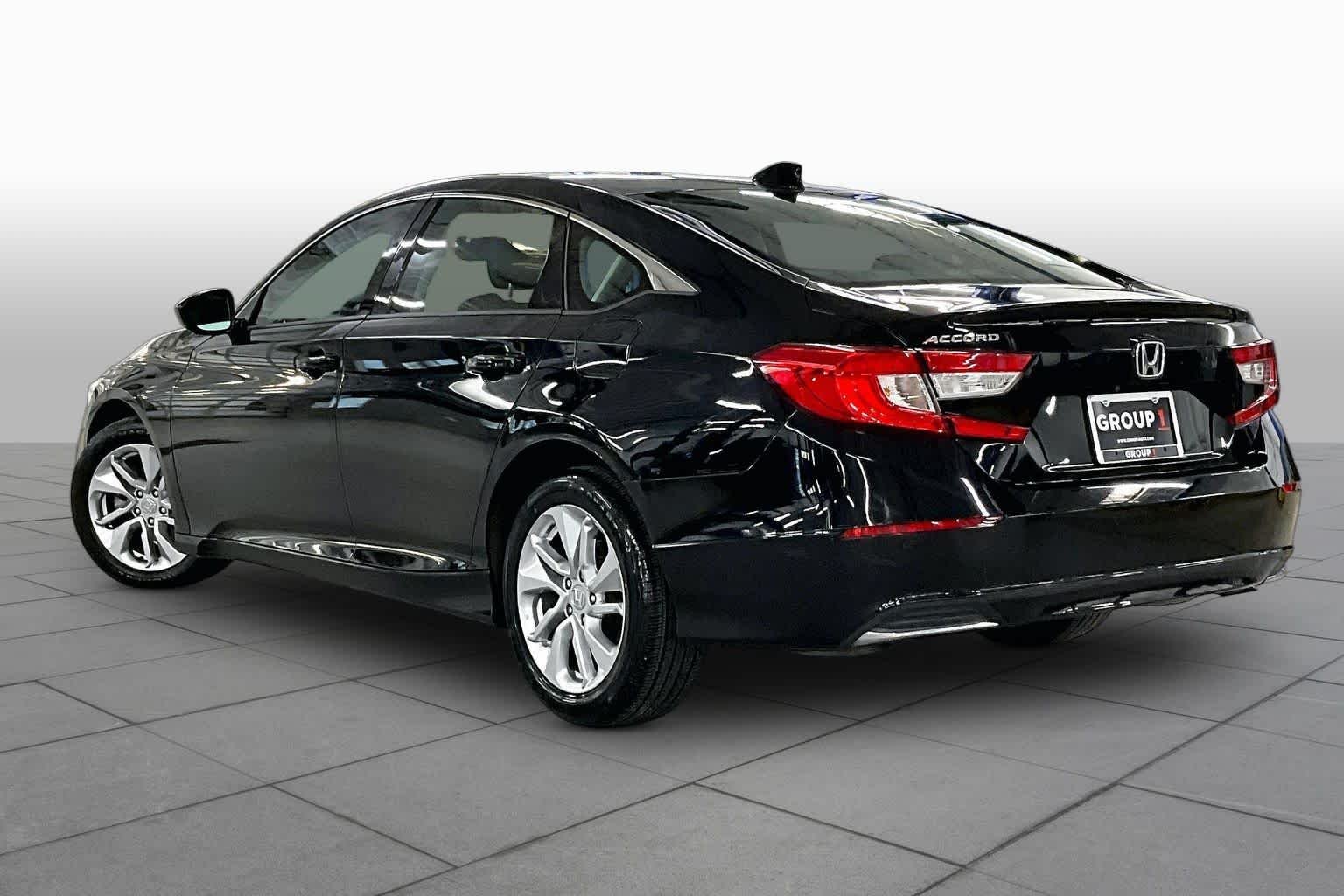Used 2018 Crystal Black Pearl Honda LX 1.5T image 11