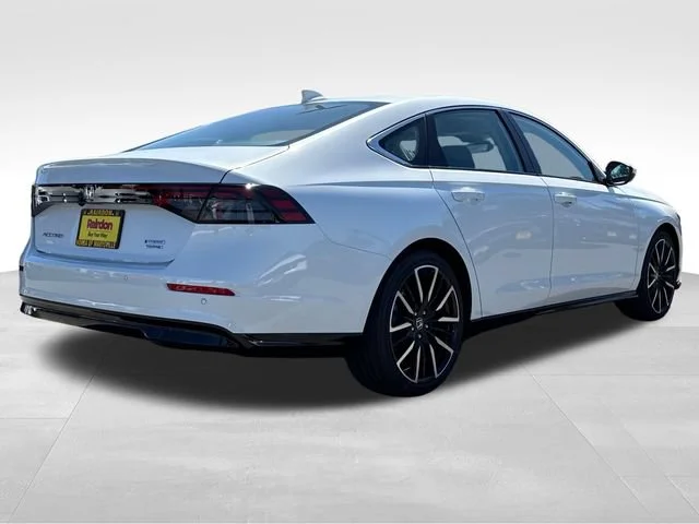 New 2026 Platinum White Pearl Honda Touring image 7